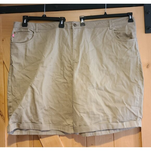 NWOT Woman Within Plus Size 34W Zip Up Tan Stretch Denim Modern Fit Shorts Cuff - Picture 1 of 12